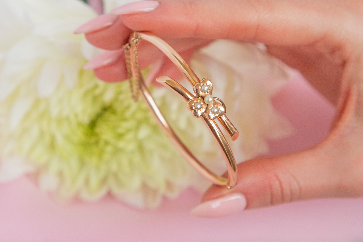 6.5 Antique 15ct Gold Pearl Shamrock Bangle, 8.5g