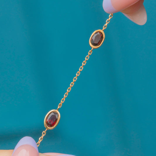 9ct Gold Garnet Bracelet, 2.70ct